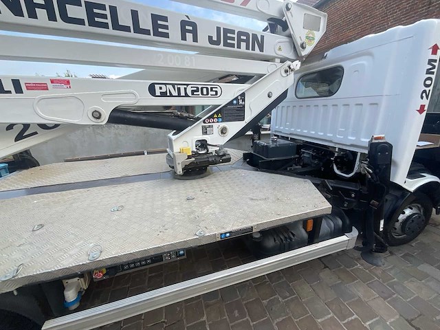 2016 renault maxity + isoli pnt205 gearticuleerde telescopische boomlift - afbeelding 24 van  25
