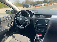 2016 škoda rapid spaceback 1.6 tdi – 116 pk – 2016 – 280.437 km – euro 6 – handgeschakelde versnellingsbak. auto - afbeelding 3 van  7