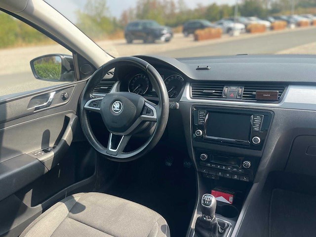 2016 škoda rapid spaceback 1.6 tdi – 116 pk – 2016 – 280.437 km – euro 6 – handgeschakelde versnellingsbak. auto - afbeelding 5 van  21