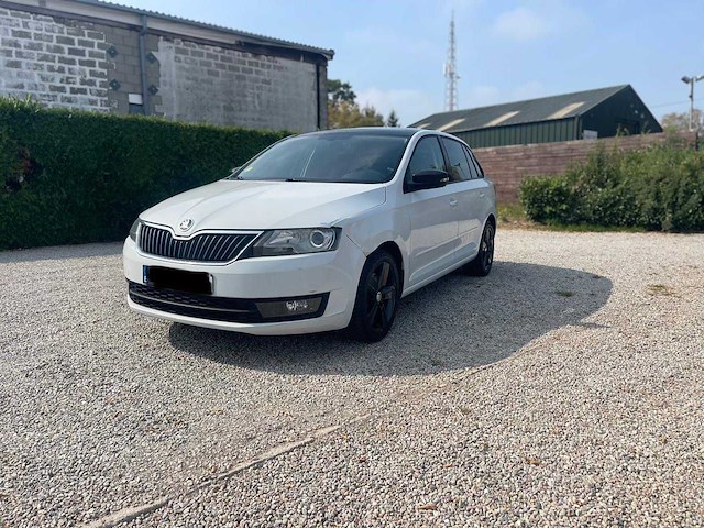 2016 škoda rapid spaceback 1.6 tdi – 116 pk – 2016 – 280.437 km – euro 6 – handgeschakelde versnellingsbak. auto - afbeelding 1 van  21