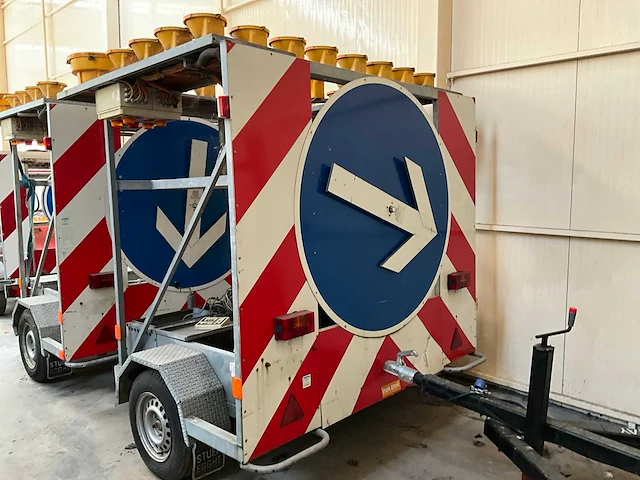 2016 stuer-egghe peilwagen / signalisatiewagen - afbeelding 5 van  12