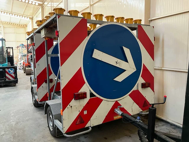 2016 stuer-egghe peilwagen / signalisatiewagen - afbeelding 6 van  12