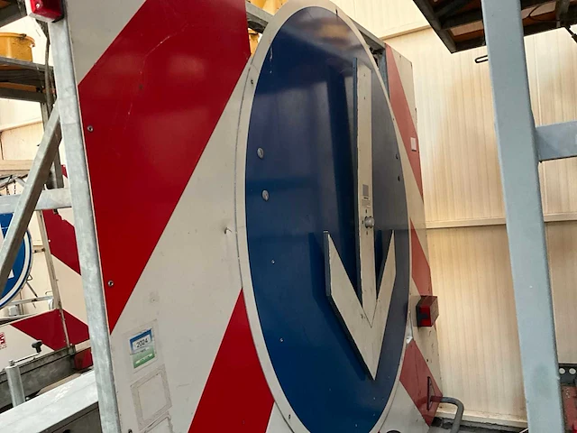 2016 stuer-egghe peilwagen / signalisatiewagen - afbeelding 7 van  9