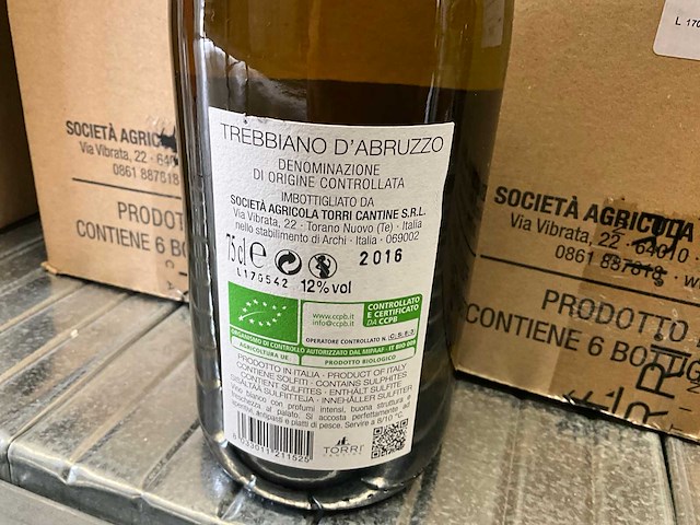 2016 torri cantine trebbiano d’abruzzo witte wijn (37x) - afbeelding 3 van  4