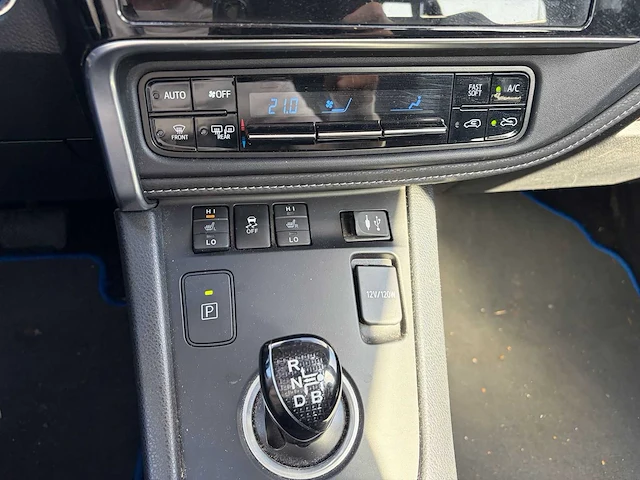 2016 toyota auris 1.8 hybride personenauto - afbeelding 10 van  37