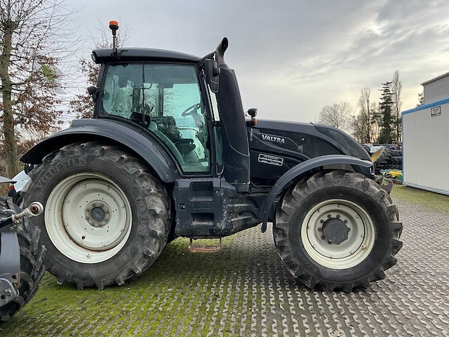 2016 valtra t174es vierwielaangedreven landbouwtractor - afbeelding 14 van  19