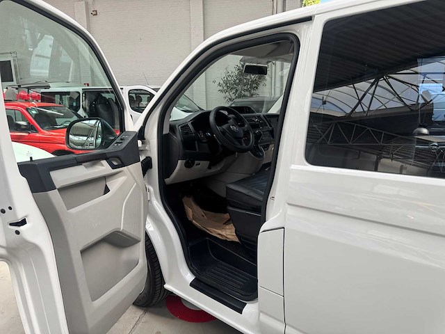 2016 volkswagen transporter kombi minibus - afbeelding 13 van  29