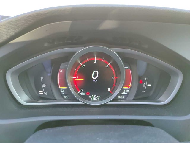2016 volvo v40 2.0 momentum - 43 594km personenauto - afbeelding 2 van  26