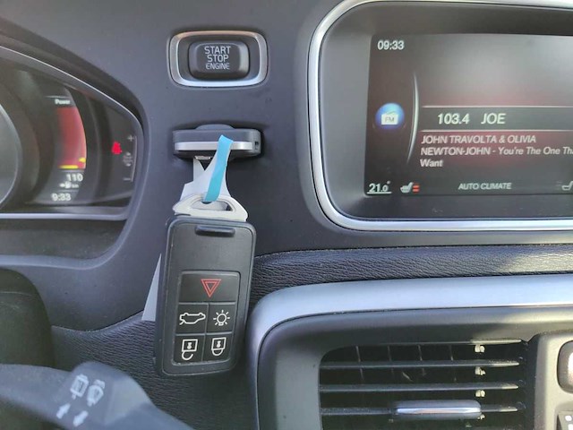 2016 volvo v40 2.0 momentum - 43 594km personenauto - afbeelding 3 van  26