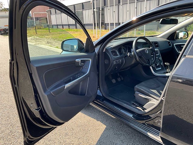 2016 volvo v60 personenauto - afbeelding 2 van  31