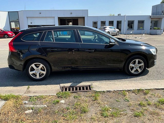 2016 volvo v60 personenauto - afbeelding 28 van  31