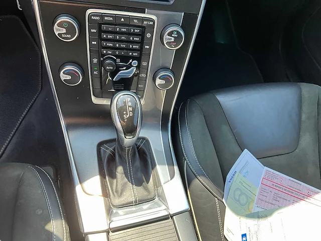 2016 volvo v60 personenauto - afbeelding 7 van  31