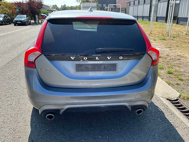 2016 volvo v60 personenauto - afbeelding 26 van  31