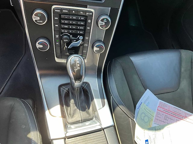 2016 volvo v60 personenauto - afbeelding 7 van  30