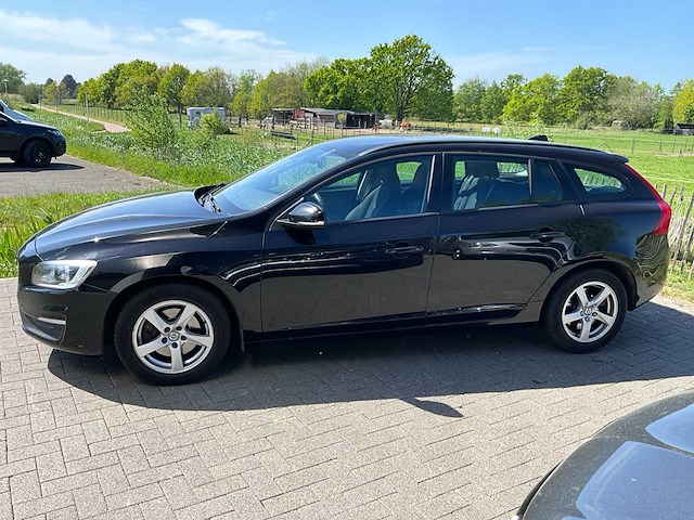 2016 volvo v60 stationwagen - perfect onderhouden en rijk uitgerust - afbeelding 12 van  70