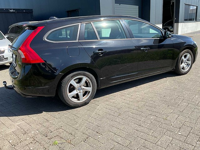 2016 volvo v60 stationwagen - perfect onderhouden en rijk uitgerust - afbeelding 56 van  70