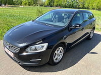 2016 volvo v60 stationwagen - perfect onderhouden en rijk uitgerust - afbeelding 1 van  65