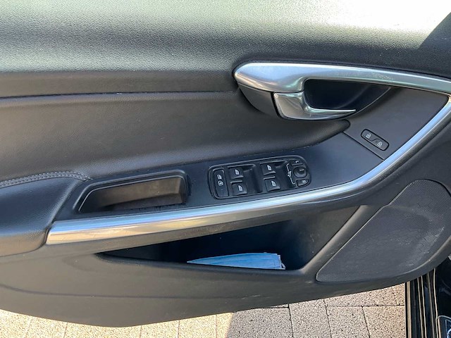 2016 volvo v60 stationwagen - perfect onderhouden en rijk uitgerust - afbeelding 16 van  65