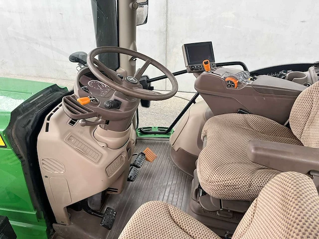 2017 - john deere - 6195r - 4-wheel drive tractor - afbeelding 8 van  20