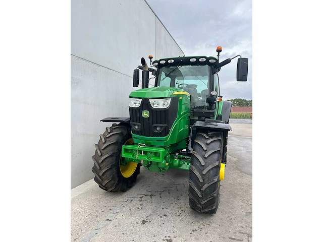 2017 - john deere - 6195r - 4-wheel drive tractor - afbeelding 15 van  20