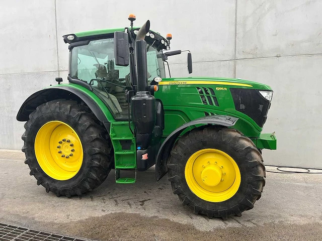 2017 - john deere - 6195r - 4-wheel drive tractor - afbeelding 16 van  20