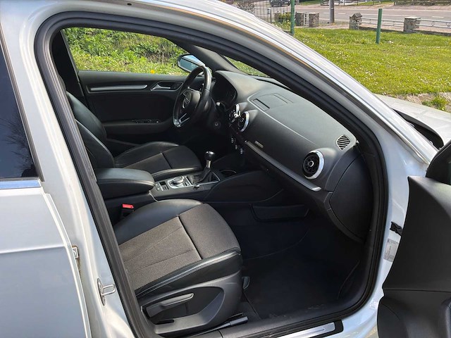 2017 audi a3 sportback series s line car - afbeelding 30 van  47