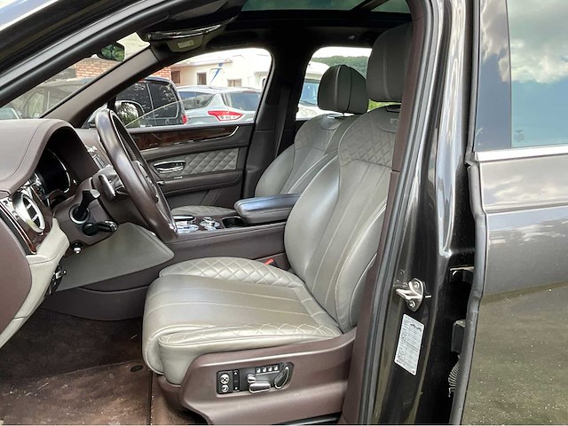 2017 bentley bentayga - afbeelding 13 van  55