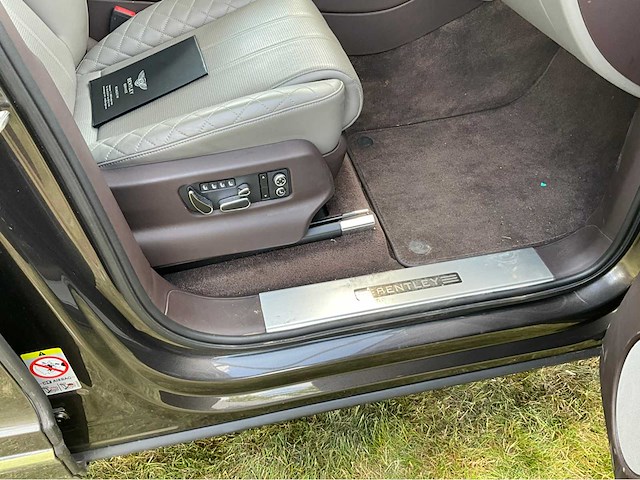 2017 bentley bentayga - afbeelding 43 van  55