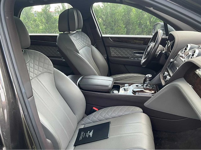 2017 bentley bentayga - afbeelding 32 van  41