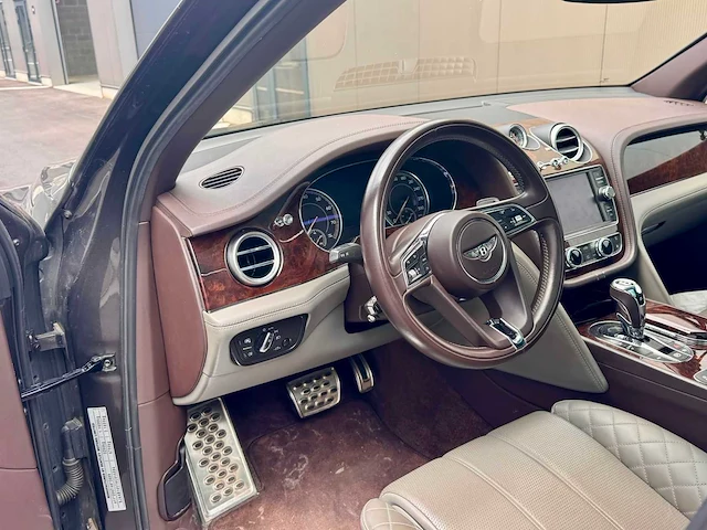 2017 bentley bentayga - afbeelding 18 van  36