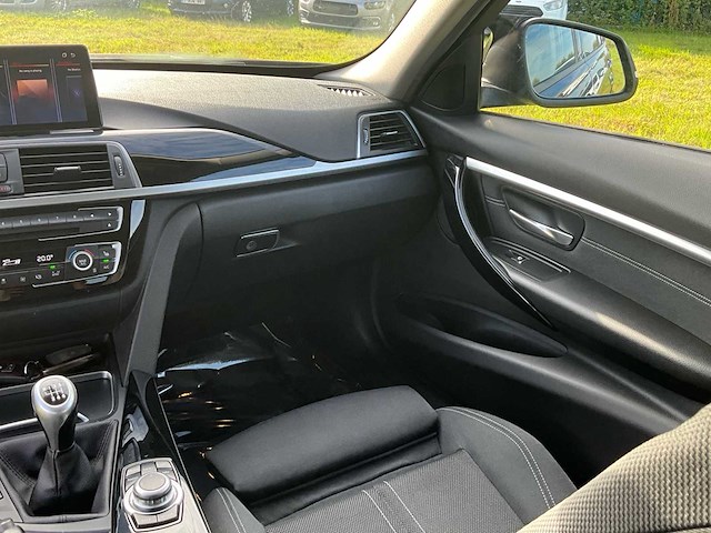 2017 bmw 318i - afbeelding 14 van  48