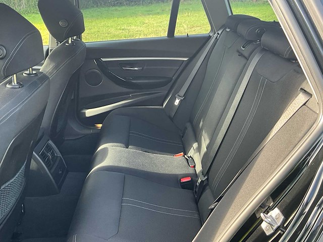 2017 bmw 318i - afbeelding 21 van  48