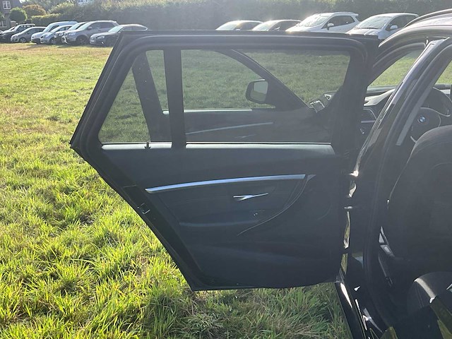 2017 bmw 318i - afbeelding 11 van  41