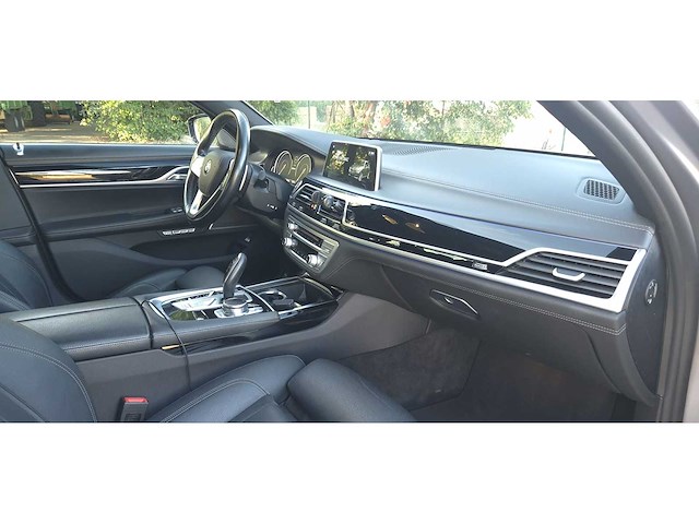 2017 bmw 740e iperformance - afbeelding 31 van  67