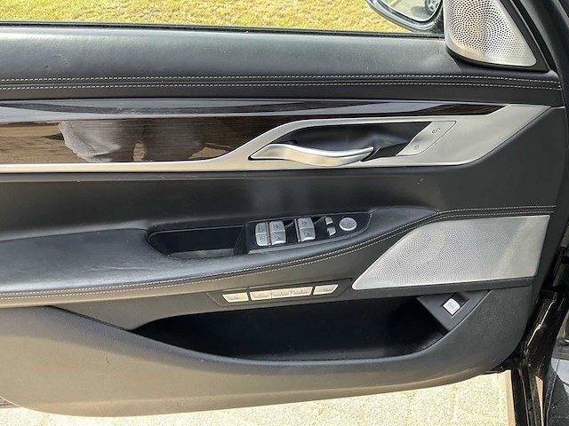2017 bmw 750li xdrive - full option - afbeelding 16 van  63