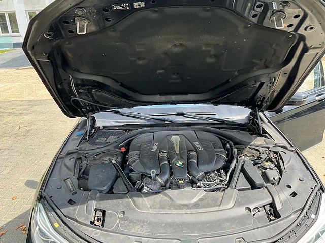 2017 bmw 750li xdrive - full option - afbeelding 35 van  63