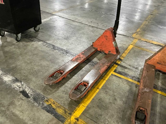 2017 bt lifter lhm230 hand hydraulische palletwagen - afbeelding 1 van  4