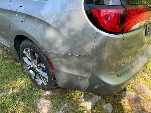 2017 chrysler pacifica lichte vracht - afbeelding 8 van  39