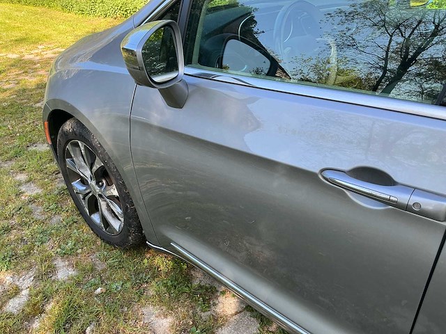 2017 chrysler pacifica lichte vracht - afbeelding 9 van  39