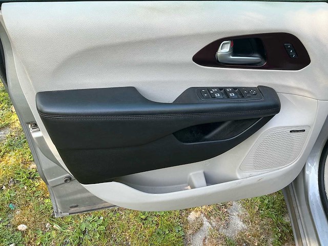 2017 chrysler pacifica lichte vracht - afbeelding 10 van  39