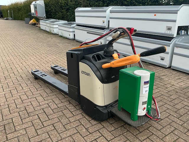 2017 crown wt 3060 elektrische palletwagen - afbeelding 4 van  10