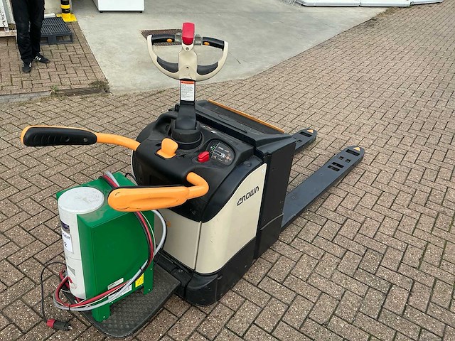2017 crown wt 3060 elektrische palletwagen - afbeelding 7 van  11