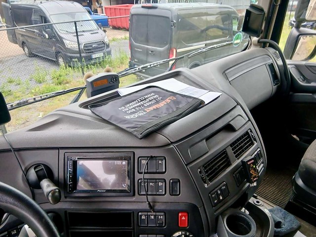 2017 daf xf440 met fassi f235a vrachtwagen met kraan - afbeelding 4 van  7