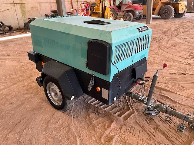 2017 doosan 7/31e mobiele compressor - afbeelding 6 van  9