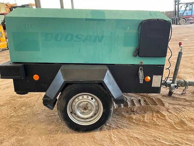 2017 doosan 7/31e mobiele compressor - afbeelding 7 van  10