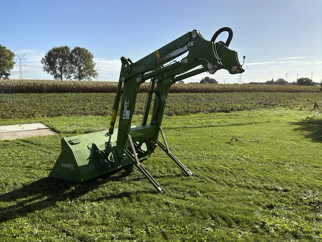 2017 fendt 4x75 frontheflader met schepbak - afbeelding 12 van  21