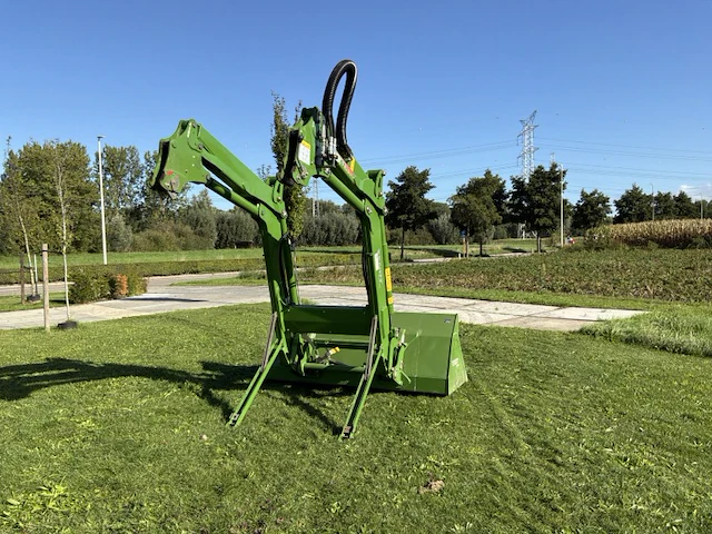 2017 fendt 4x75 frontheflader met schepbak - afbeelding 16 van  21