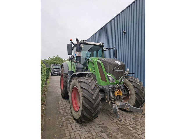 2017 fendt 828 vario - vierwielaangedreven landbouwtractor - afbeelding 8 van  9