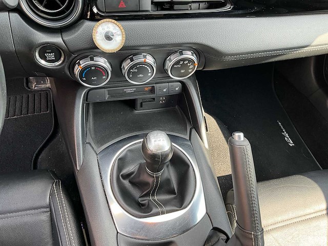 2017 fiat 124 spider personenauto - afbeelding 8 van  41