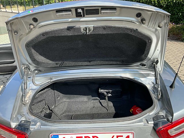 2017 fiat 124 spider personenauto - afbeelding 20 van  41